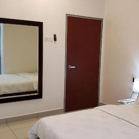 S Rose Hotel Сепанг Екстер'єр фото