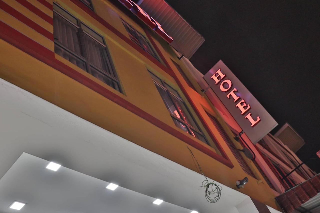 S Rose Hotel Сепанг Екстер'єр фото
